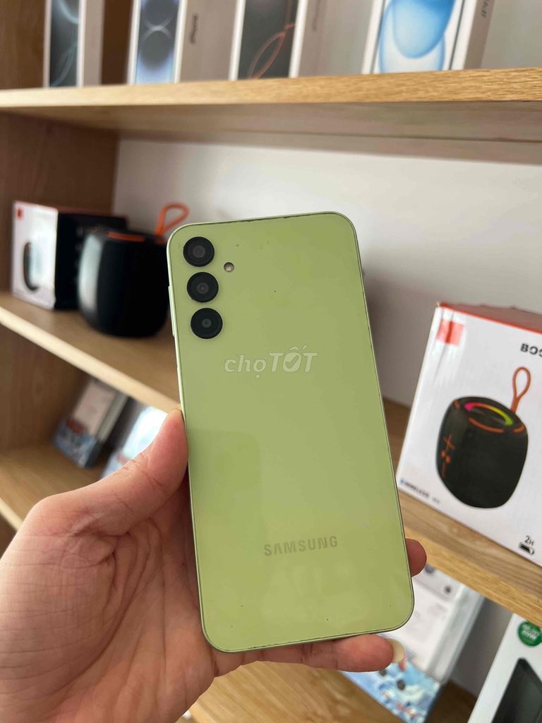 Samsung Galaxy A24 6/128gb màn zin full. Mua bán Điện thoại tại Quận Ninh Kiều Cần Thơ được đăng bởi Táo Cười Ngã Sáu  hình 1