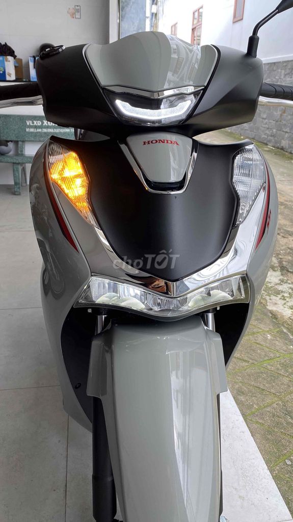 SH 160i ABS phiên bản Sport xám xi măng. Mua bán Xe máy tại Thành phố Biên Hòa Đồng Nai được đăng bởi CH xe máy Trần Na Na hình 9