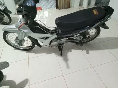 Xe tình trạng mới từ trong ra ngoài. Mua bán Xe máy tại Huyện Hòn Đất Kiên Giang được đăng bởi Pham le nhuan