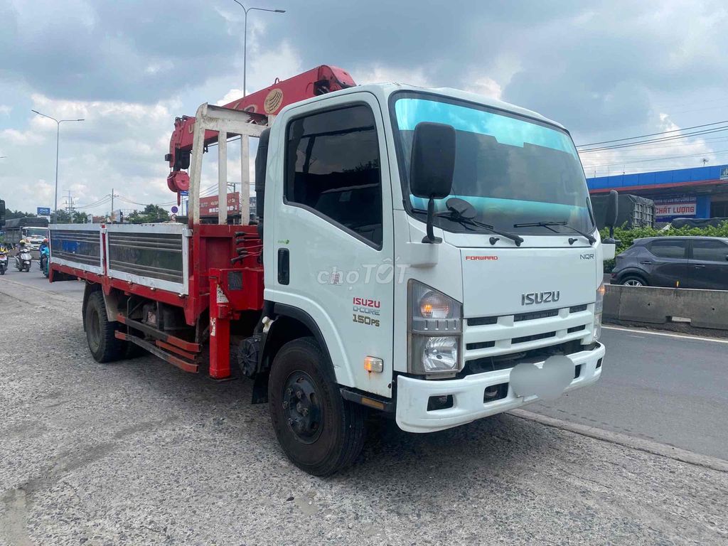 Xe Cẩu 3,4 tấn ISUZU cẩu Unic 370,4 khúcThùng 5,2m. Mua bán Xe tải, xe ben tại Thành phố Tân An Long An được đăng bởi Mr. An hình 2