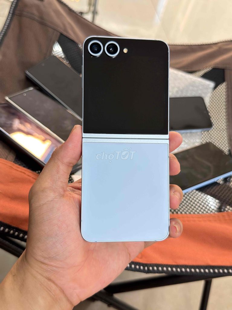 Samsung Galaxy Z Flip6 VN 256GB Xanh Bạc.. Mua bán Điện thoại tại Quận 5 Tp Hồ Chí Minh được đăng bởi Gia Bảo hình 1