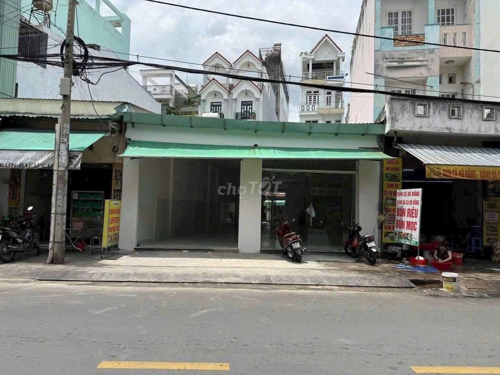 mặt bằng mới đẹp như hình ảnh gần chợ