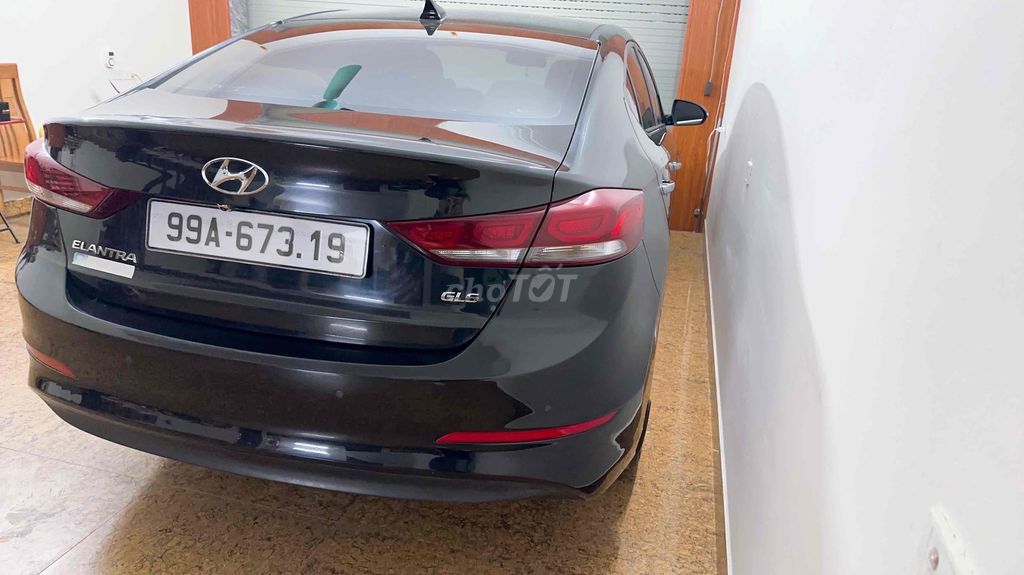 Hyundai Elantra 2019 2.0AT - 89896 km