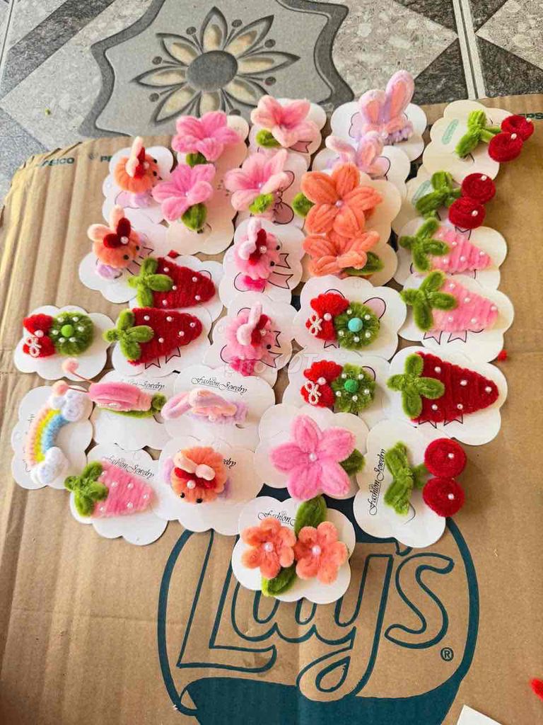 Kẹp tóc nữ vải hoạt hình. Mua bán Phụ kiện thời trang khác tại Quận 11 Tp Hồ Chí Minh được đăng bởi Quinnie hình 1