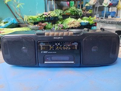 Sony CFS-200S Cassette Recorder Radio FM/MW/SW1/2. Mua bán Tivi, Âm thanh tại Quận 10 Tp Hồ Chí Minh được đăng bởi Old Chilli Second Hand Shop