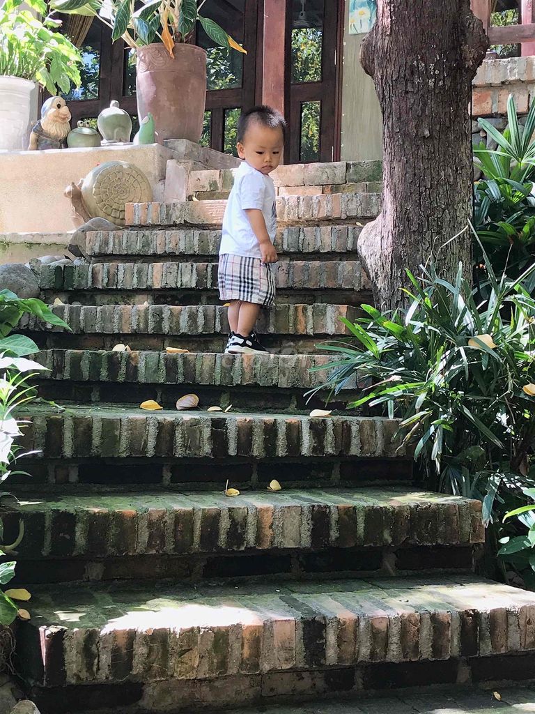 Tuyển Nhân Viên Vệ Sinh Kính Tuyển Nhân Viên Vệ Sinh Kính