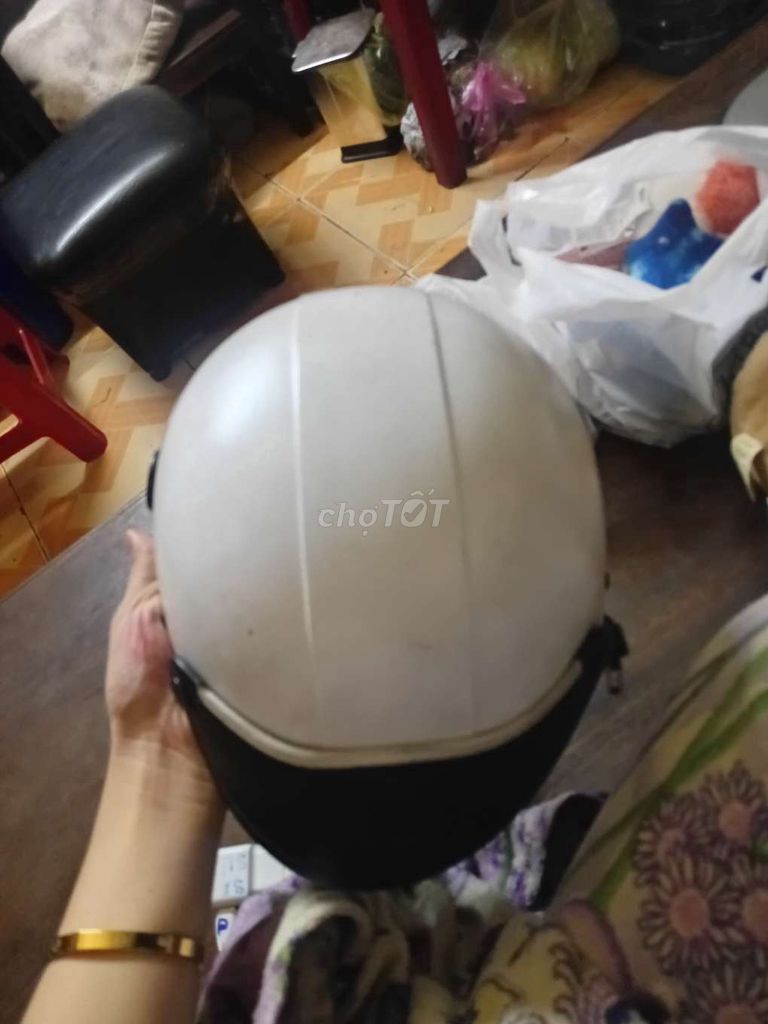 Mũ bảo hiểm Nón Sơn Trắng Unisex. Mua bán Phụ kiện thời trang khác tại Quận 6 Tp Hồ Chí Minh được đăng bởi Sangsang Tr hình 1