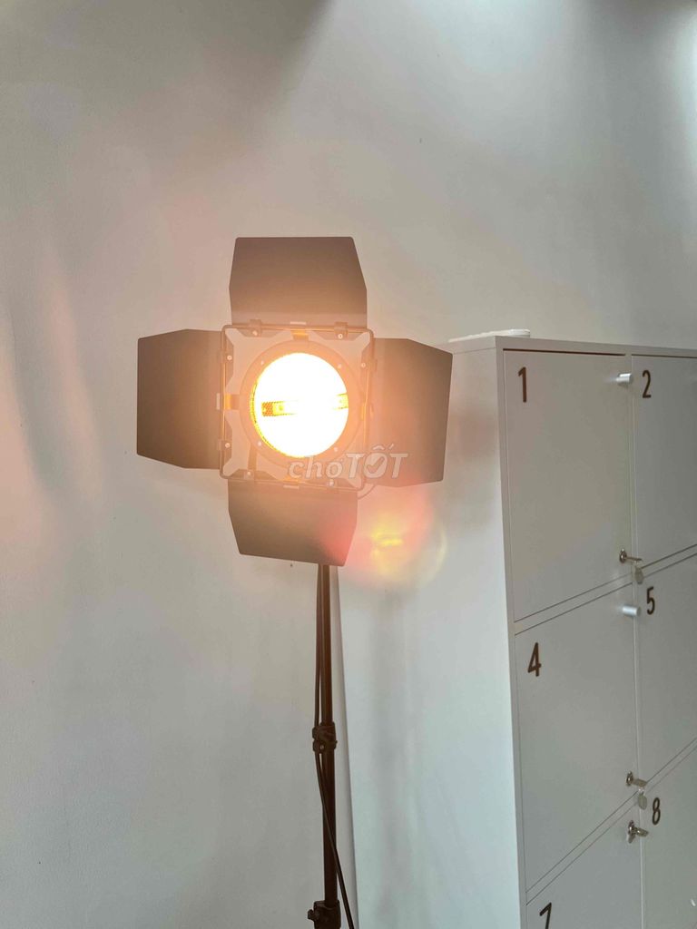 Đèn Studio DTR-800W Đỏ. Mua bán Đèn tại Huyện Long Điền Bà Rịa - Vũng Tàu được đăng bởi Anh Og hình 1