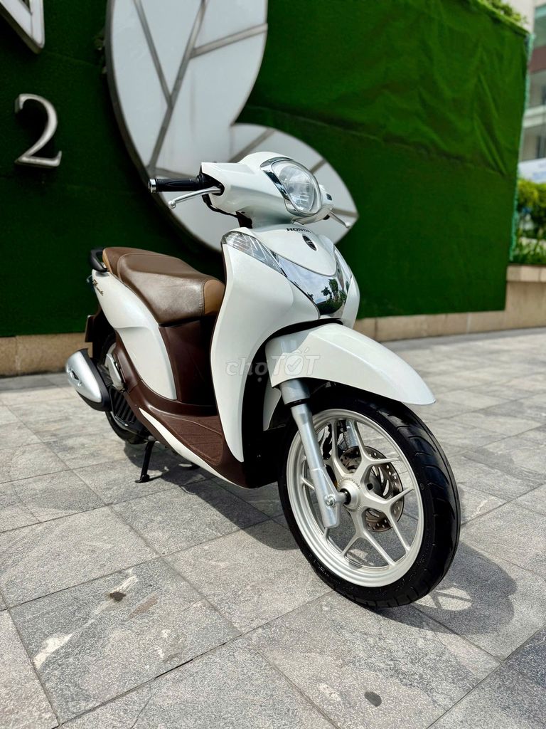 Shmode cuối 2014 trắng khoá tìm xe. Mua bán Xe máy tại Quận Hoàng Mai Hà Nội được đăng bởi Trường Giang Phạm hình 4