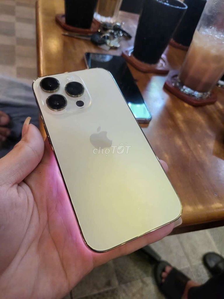 Apple iPhone 14 Pro Max 256GB Vàng. Mua bán Điện thoại tại Thành phố Tân An Long An được đăng bởi Nguyễn đình Quốc hình 1