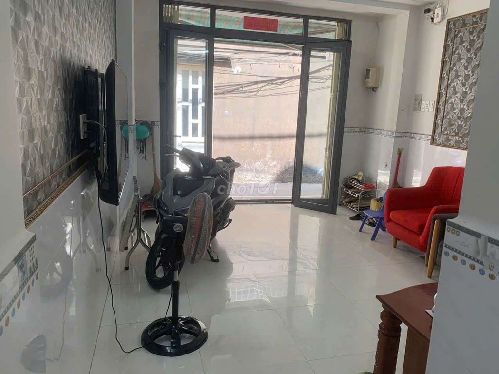 Продажа дома на Truong Phuoc Phan в начале Tinh Lo 10