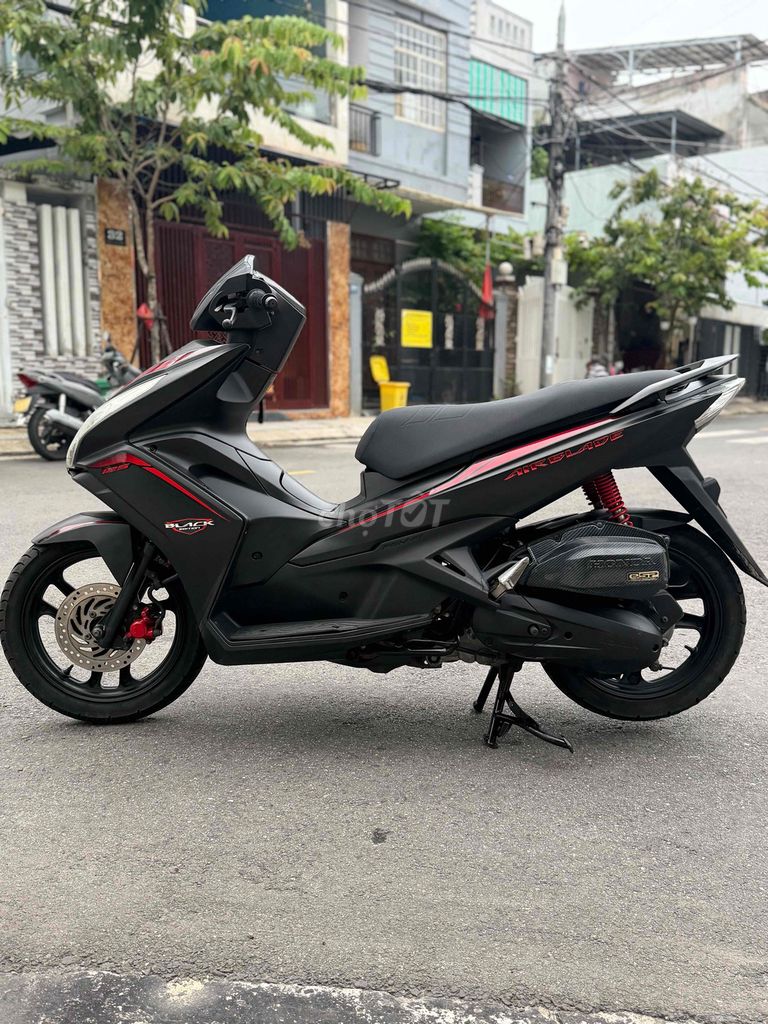 Воздушный клинок Honda 2013 черный