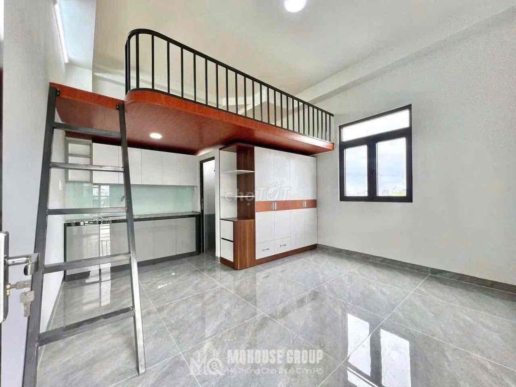 Phòng gác giá rẻ có cửa sô ban công gần Ngã Tư Thủ Đức, Khu CNC. VinQ9