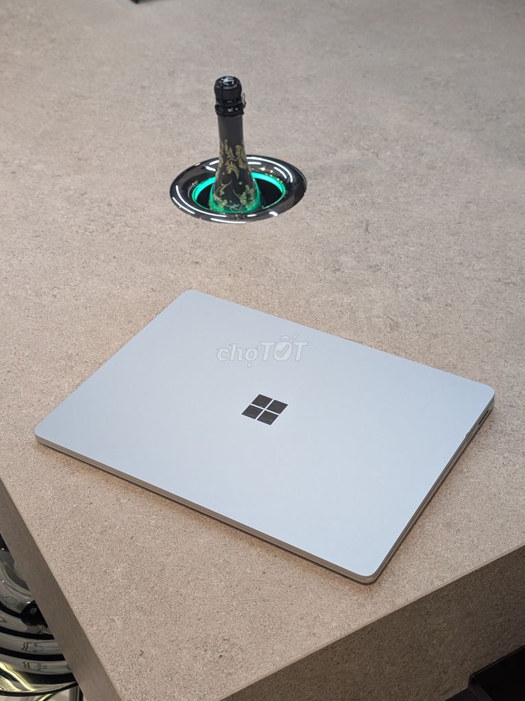 Surface Laptop 7 Silver 15 in (X Elite), 16GB, 1TB. Mua bán Laptop tại Quận 3 Tp Hồ Chí Minh được đăng bởi Quang Phúc hình 2