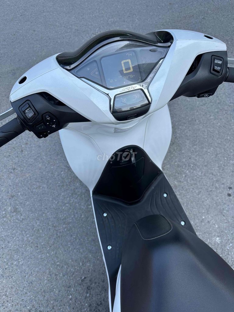 SH việt Nam 160 Abs 2023 lướt cực kì mới. Mua bán Xe máy tại Quận Hoàng Mai Hà Nội được đăng bởi Xe Máy Quân Oanh  hình 1