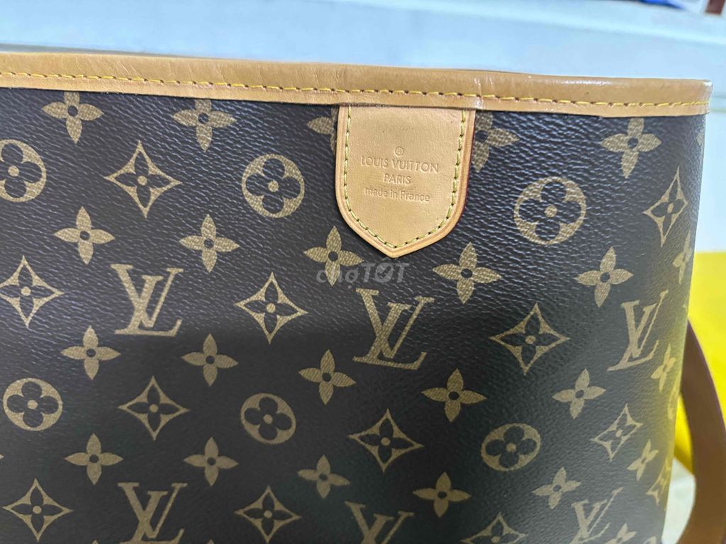 Túi tote Da thật. Mua bán Túi xách tại Quận Phú Nhuận Tp Hồ Chí Minh được đăng bởi 2N Toys And Acessories hình 2