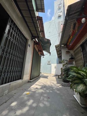 Nhà phố 28 m² · 2 PN · Đường Tân Hòa Đông