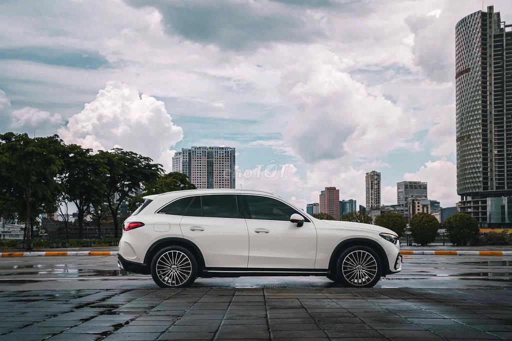 🔺MERCEDES GLC300 4MATIC ALL NEW SẢN XUẤT 2023 LƯỚT. Mua bán Ô tô tại Quận 7 Tp Hồ Chí Minh được đăng bởi GoodCar hình 3
