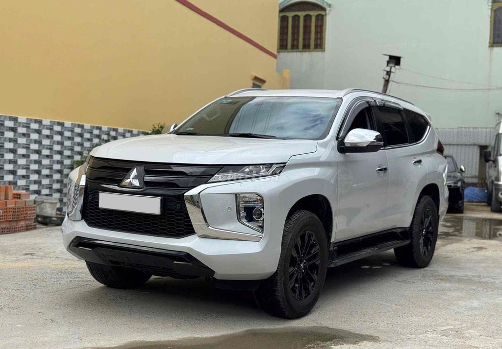 Mitsubishi Pajero Sport 2023 4x2 AT Premium Trắng. Mua bán Ô tô tại Quận Bình Tân Tp Hồ Chí Minh được đăng bởi Thanh Nhã Xe Lướt Sài Gòn hình 3