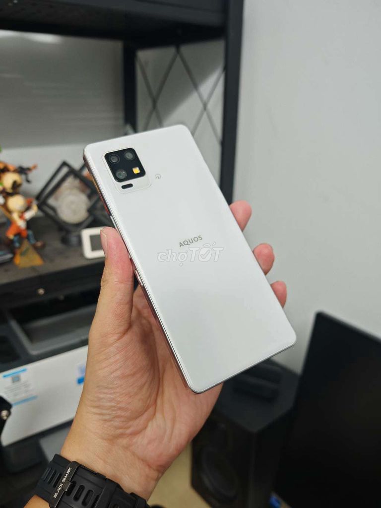Sharp Aquos Zero 6 Snap Ram8/128GB Trắng. Mua bán Điện thoại tại Quận 12 Tp Hồ Chí Minh được đăng bởi Hoang hình 1