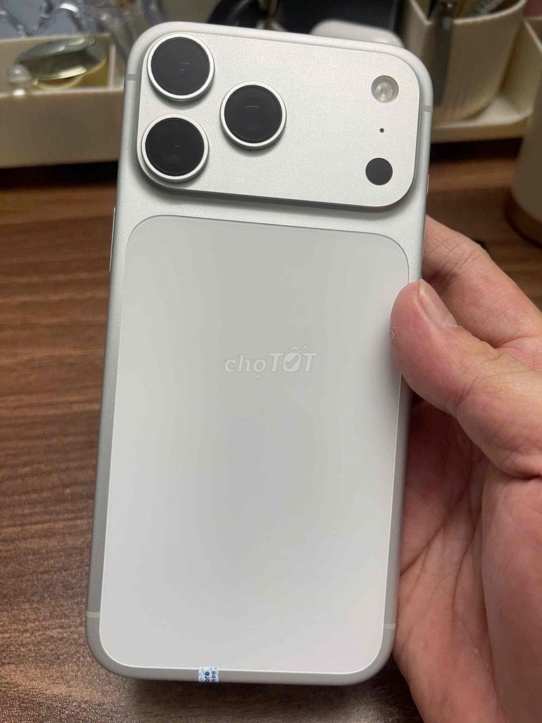 Apple iPhone 17 Pro Max 256GB Bạc. Mua bán Điện thoại tại Quận Hải Châu Đà Nẵng được đăng bởi Bigon Hậu hình 1