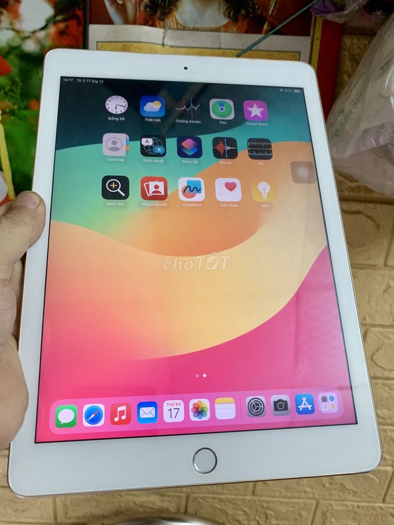 BÁN IPAD GEN 6 WIFI 32GB MÀU GOLD