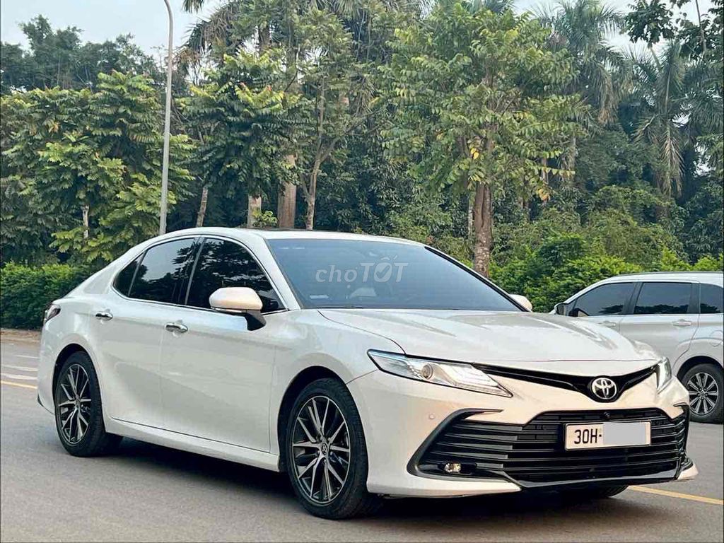 Toyota Camry 2022 2.5 Q - 43000 km. Mua bán Ô tô tại Quận Long Biên Hà Nội được đăng bởi Trang Gala hình 3