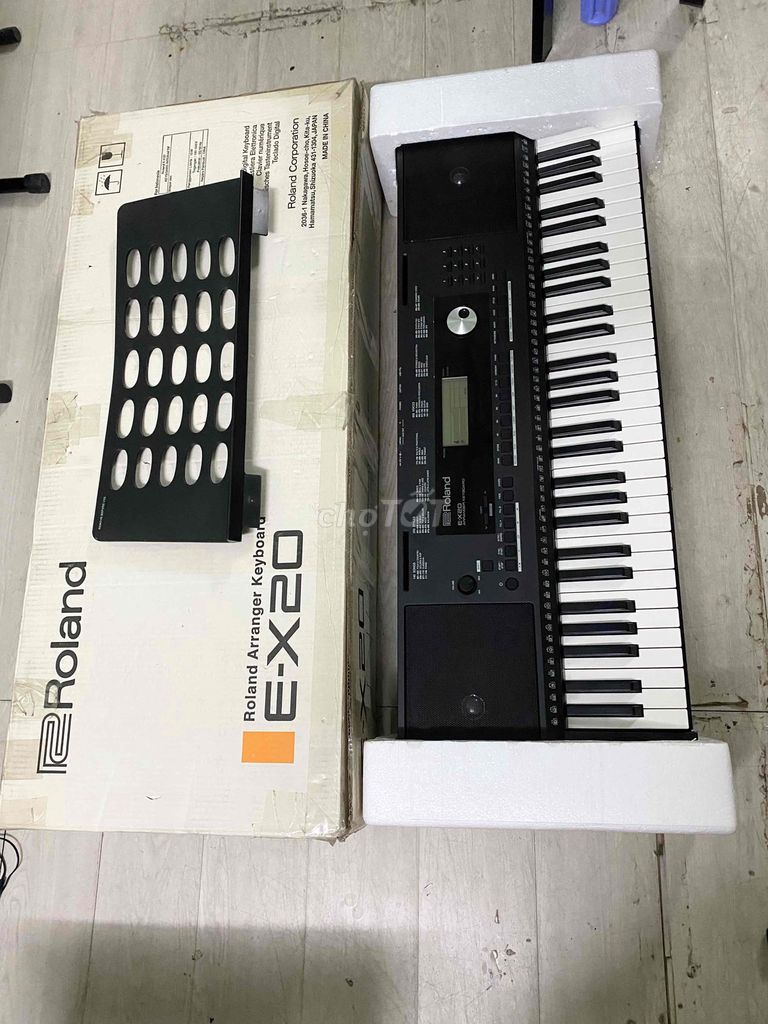 đàn roland E-X20 thương hiệu