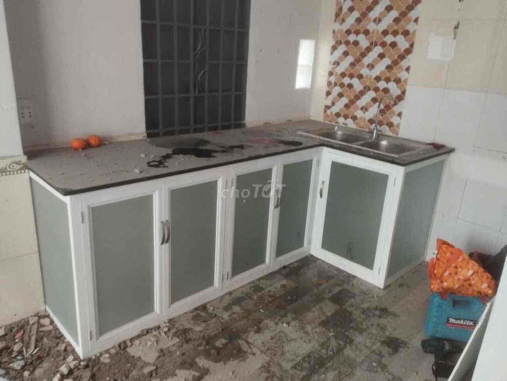 Tủ bếp nhôm mặt đá kèm chậu rửa thanh lý. Mua bán Tủ, kệ gia đình tại Quận 12 Tp Hồ Chí Minh được đăng bởi Lê Thủy hình 1