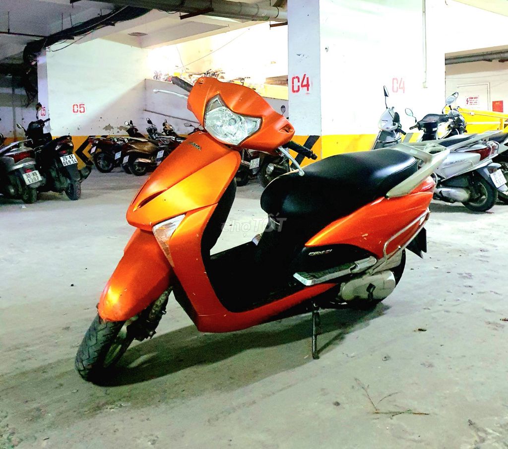 Xe lead nữ ít sử dụng máy zin nổ là đi giá hợp lí. Mua bán Xe máy tại Huyện Thanh Trì Hà Nội được đăng bởi Chủ shop Giày Nguyệt xinh hình 2