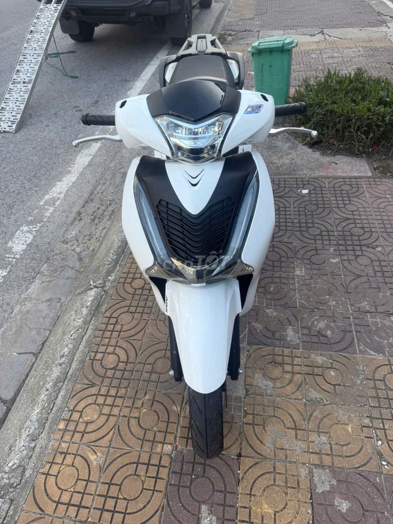 SH 125 phanh abs 2017. Mua bán Xe máy tại Thành phố Móng Cái Quảng Ninh được đăng bởi Việt Thắng hình 2