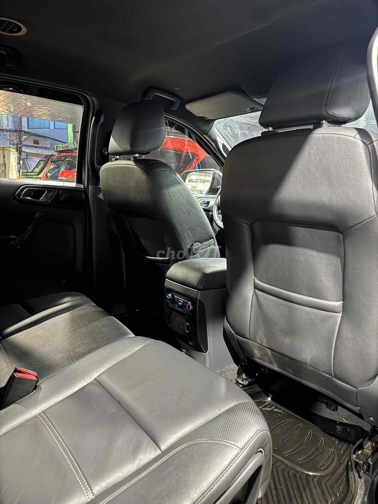 Ford Everest 2016 Titanium 2.2L 4x2 AT - 74000 km. Mua bán Ô tô tại Quận Tân Bình Tp Hồ Chí Minh được đăng bởi Sài Gòn Ford hình 8