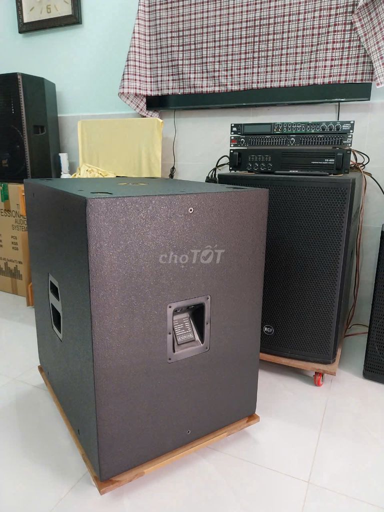Sub hơi Rcf bass 5 tấc vỏ ván ép mới 100%. Mua bán Tivi, Âm thanh tại Quận 12 Tp Hồ Chí Minh được đăng bởi Audio Bùi Môn hình 5