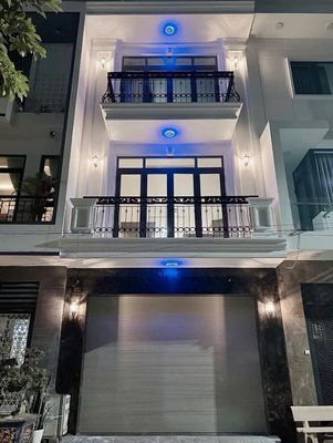 Аренда · 5 комн. · 81 м² · Quận 1, ул. Đường Đặng Dung