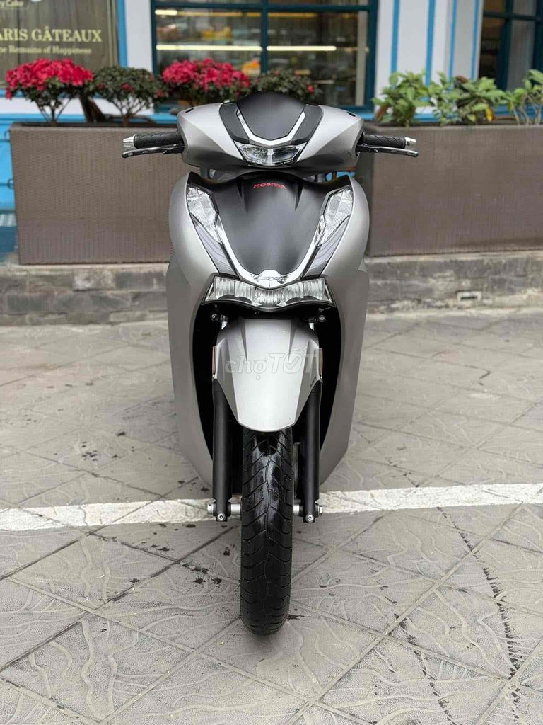 SH350 2024 bạc mới 99% - Trả trước 80tr nhận xe ✅. Mua bán Xe máy tại Quận Long Biên Hà Nội được đăng bởi Nguyễn thị xuân hình 1