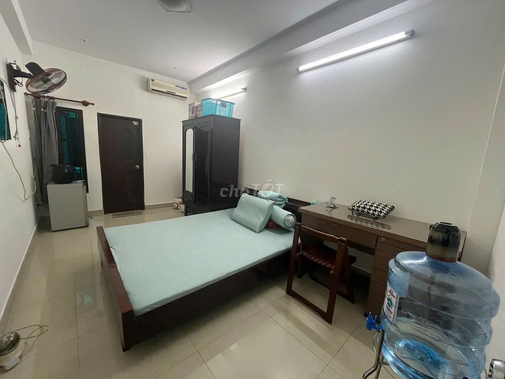 Cho thuê phòng CHDV 20m2 hẻm 18A Nguyễn Thị Minh Khai Quận 1 Giá 4.9tr