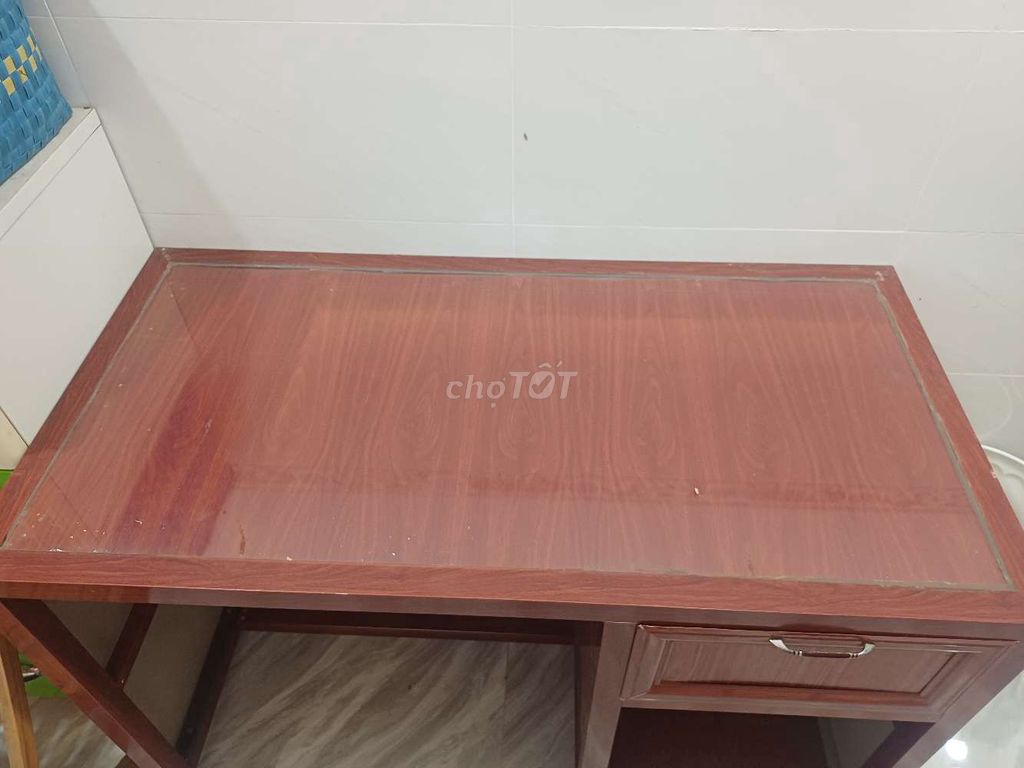 Bàn làm việc Nhôm Kính cường lực Nâu cũ. Mua bán Đồ dùng văn phòng tại Huyện Long Thành Đồng Nai được đăng bởi sy tuan hình 1