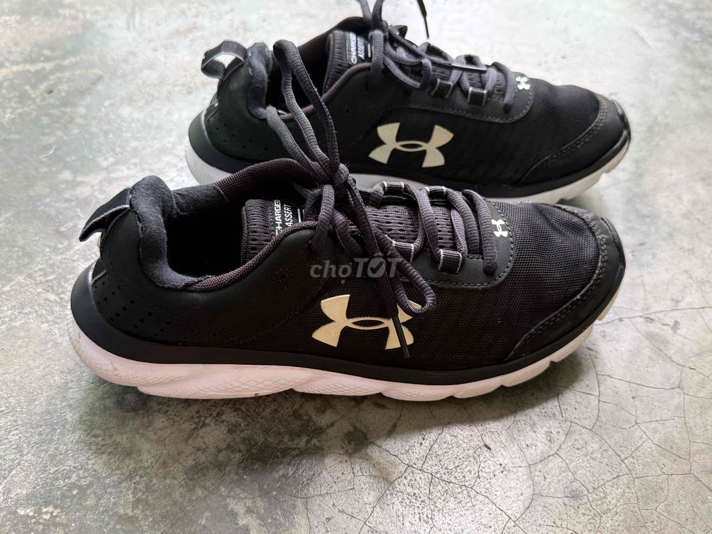 Giày thể thao Under Armour Đen size 40. Mua bán Giày dép tại Quận Cẩm Lệ Đà Nẵng được đăng bởi Huy hình 1