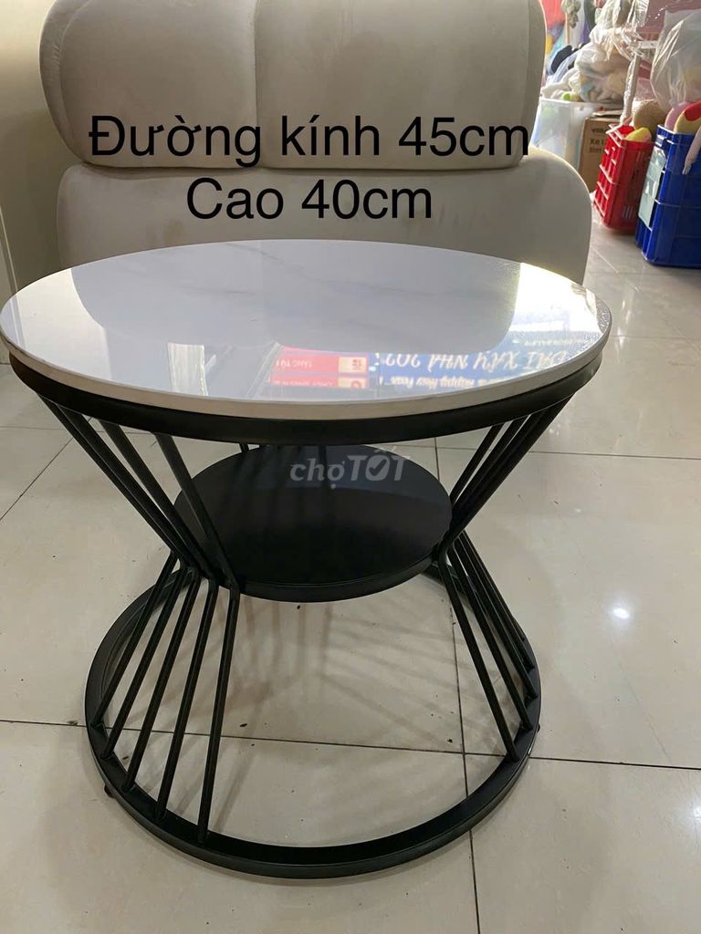 thanh lý bàn  mặt đá mới 99%