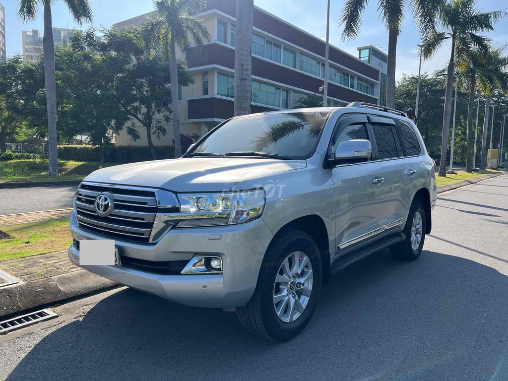 Toyota Land Cruiser 2016 VX 4.6L. Mua bán Ô tô tại Thành phố Thủ Đức Tp Hồ Chí Minh được đăng bởi Tân hình 3