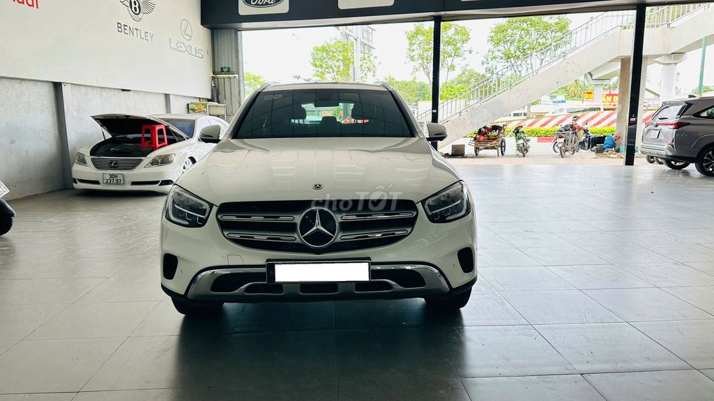 Mercedes GLC200 4 Matic V1 2022 trắng cực đẹp. Mua bán Ô tô tại Quận Gò Vấp Tp Hồ Chí Minh được đăng bởi NGUYỄN MINH VUA XE LƯỚT hình 1