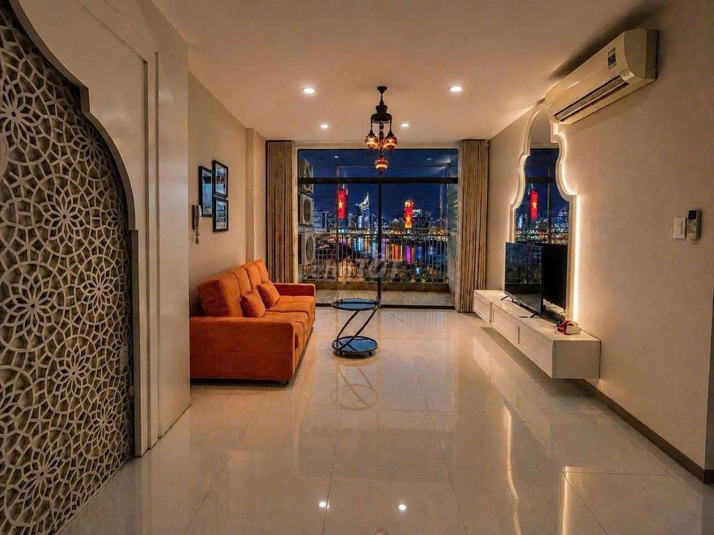 Аренда · 2 комн. · 82 м² · Quận 4, ул. Nguyễn Tất Thành