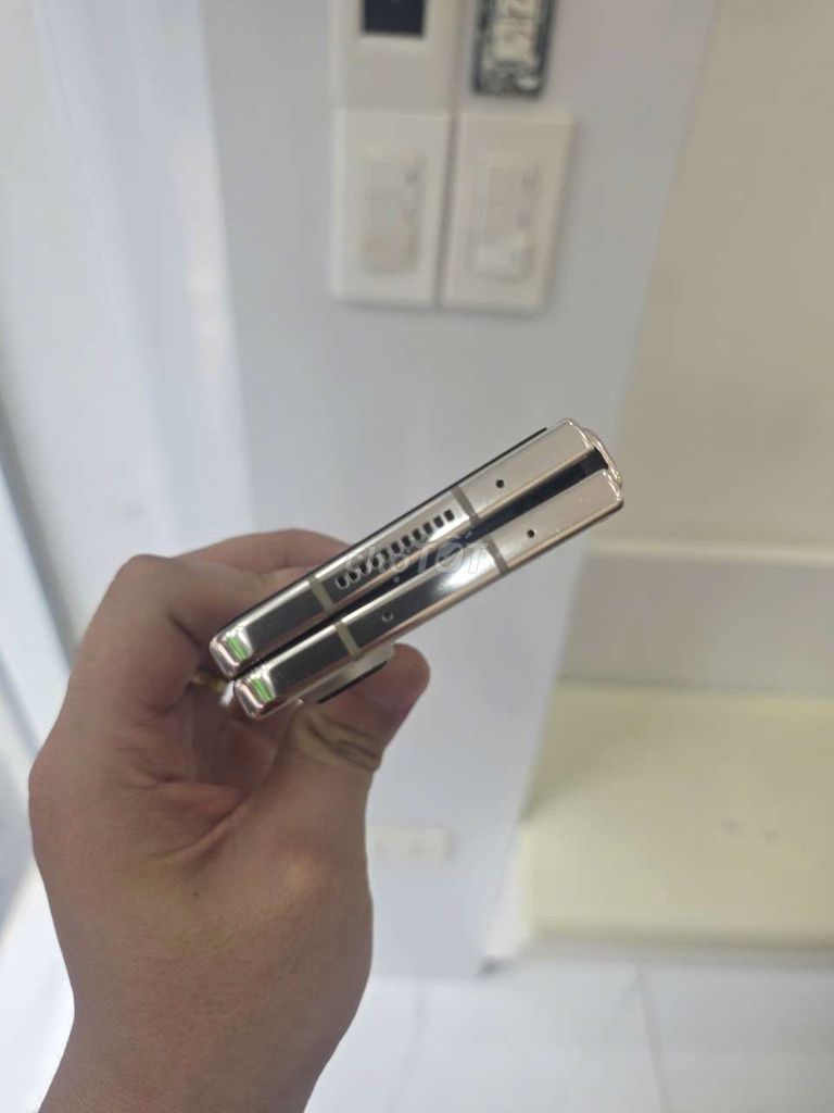 Samsung Galaxy Z Fold 4 Vàng kem Điện thoại gập. Mua bán Điện thoại tại Quận Bắc Từ Liêm Hà Nội được đăng bởi tuyen hình 1