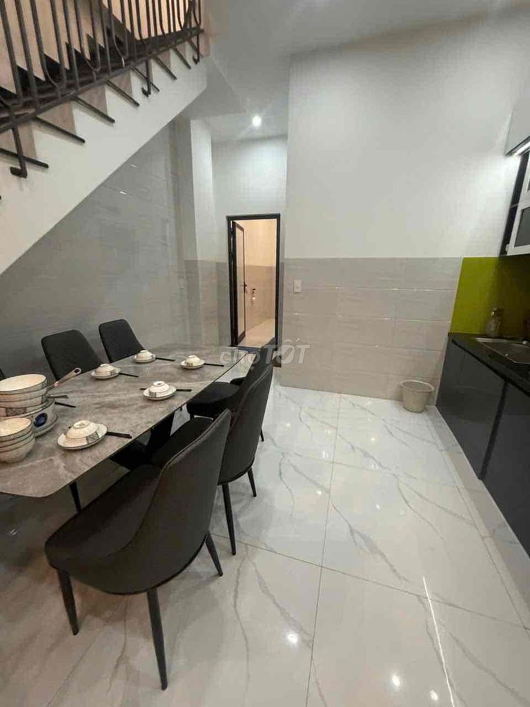 Новый меблированный дом с 3 спальнями у Điện Biên Phủ — фото 7