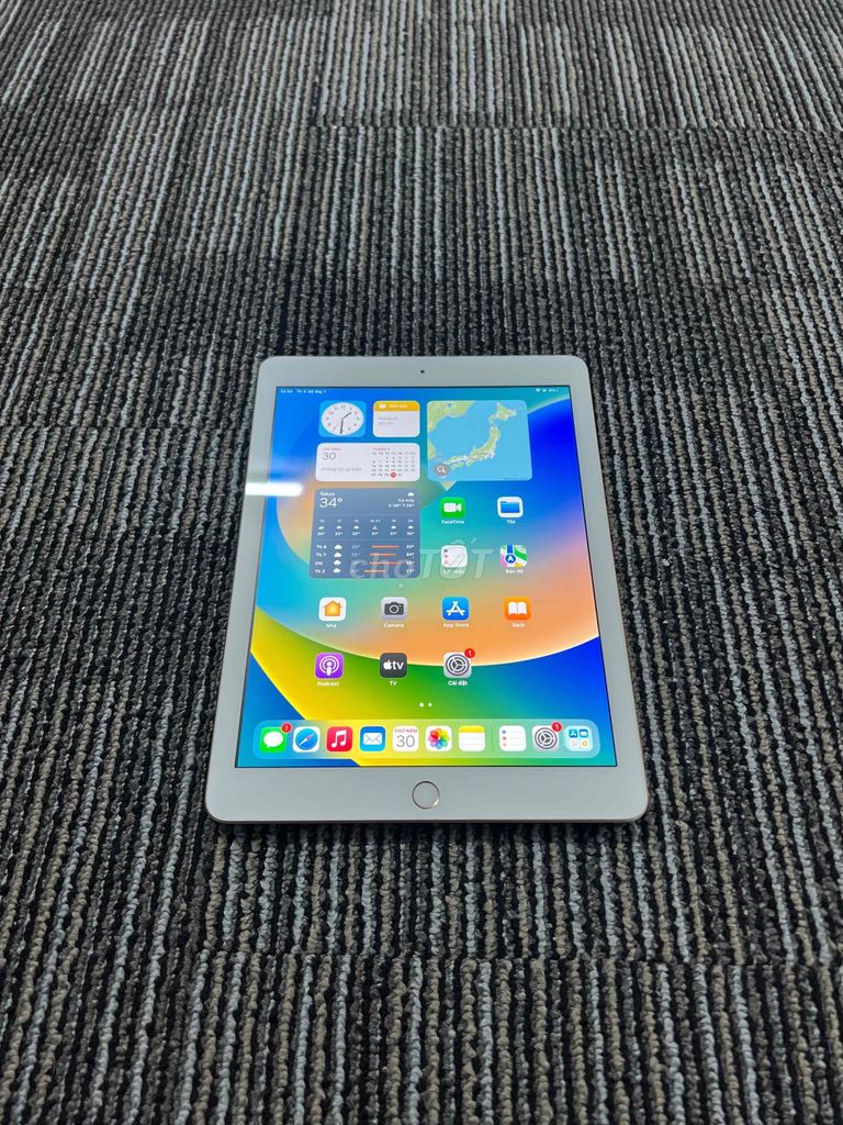 Apple iPad Gen 5 Wifi + 4G 32GB Vàng. Mua bán Máy tính bảng tại Thành phố Thủ Đức Tp Hồ Chí Minh được đăng bởi THIENLAM PC JAPAN hình 1