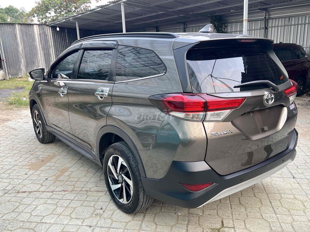 Toyota Rush 7 мест автомат коричневая в родной краске без дефектов