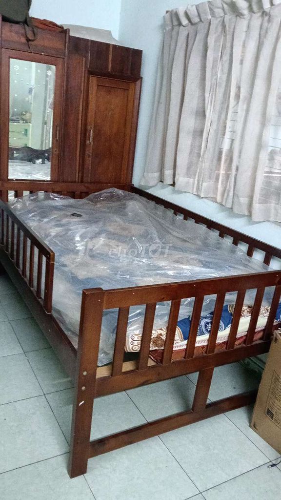 Giường trẻ em Gỗ Nâu. Mua bán Mẹ và bé tại Quận Gò Vấp Tp Hồ Chí Minh được đăng bởi Thu hình 1