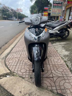 Honda SH Mode 2018 Bạc đen. Mua bán Xe máy tại Thành phố Buôn Ma Thuột Đắk Lắk được đăng bởi xe máy Hồng Phát
