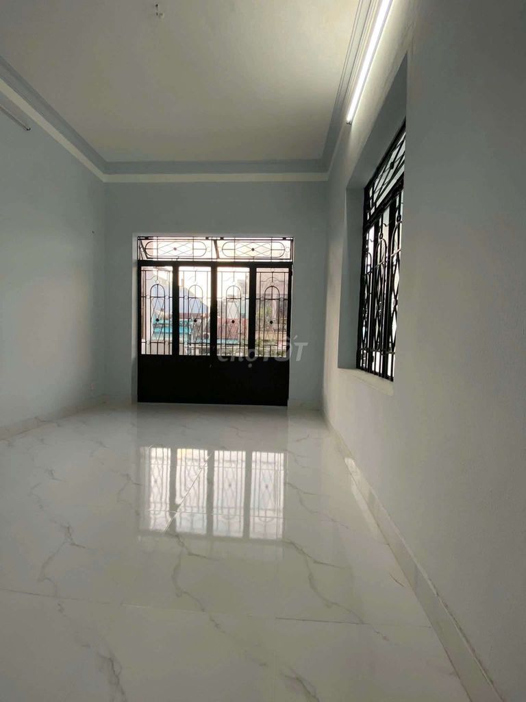 Трёхэтажный дом на Châu Thượng Văn у рынка Hòa Cường — фото 9