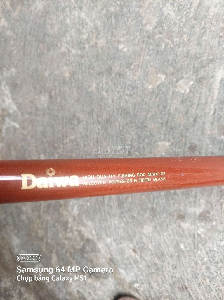 Cần câu cá Daiwa Surfpower 30 450 Nâu